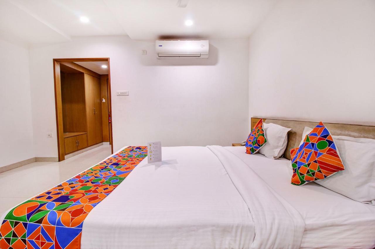 Fabhotel Syberitic Suites Gachibowli - Fully Vaccinated Staff Kondapur  ภายนอก รูปภาพ