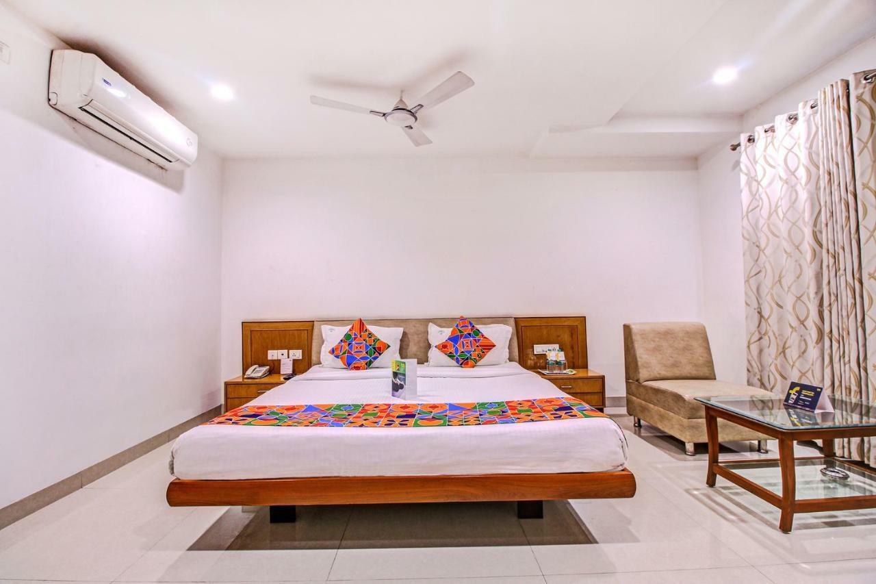 Fabhotel Syberitic Suites Gachibowli - Fully Vaccinated Staff Kondapur  ภายนอก รูปภาพ