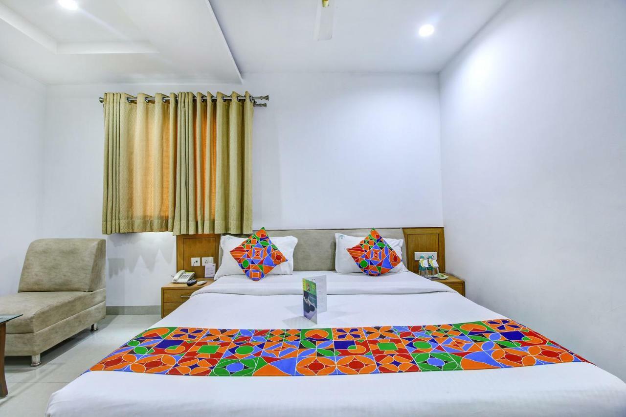 Fabhotel Syberitic Suites Gachibowli - Fully Vaccinated Staff Kondapur  ภายนอก รูปภาพ