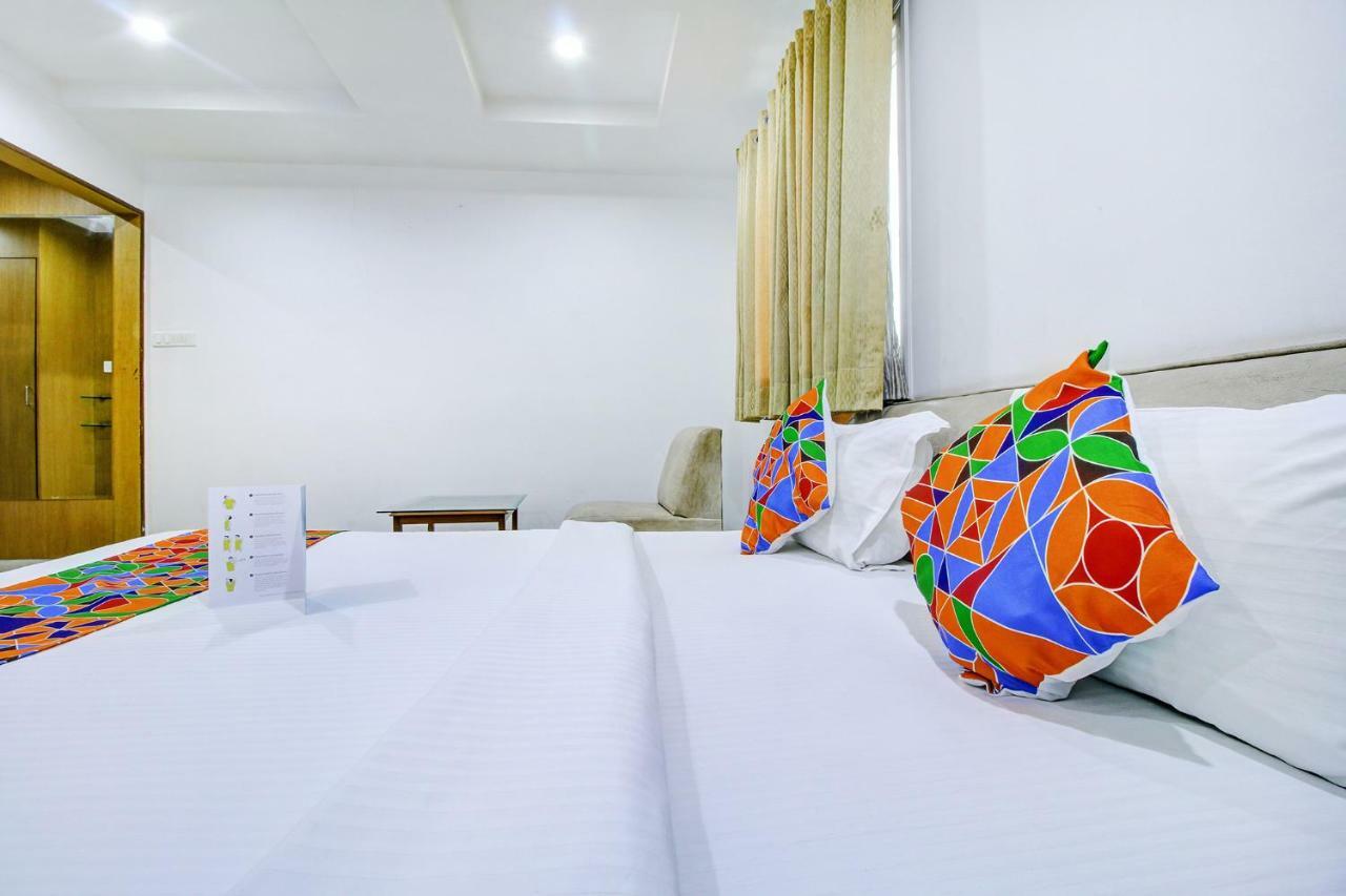 Fabhotel Syberitic Suites Gachibowli - Fully Vaccinated Staff Kondapur  ภายนอก รูปภาพ