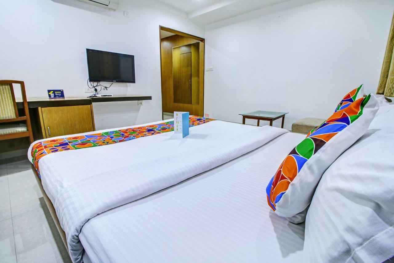 Fabhotel Syberitic Suites Gachibowli - Fully Vaccinated Staff Kondapur  ภายนอก รูปภาพ