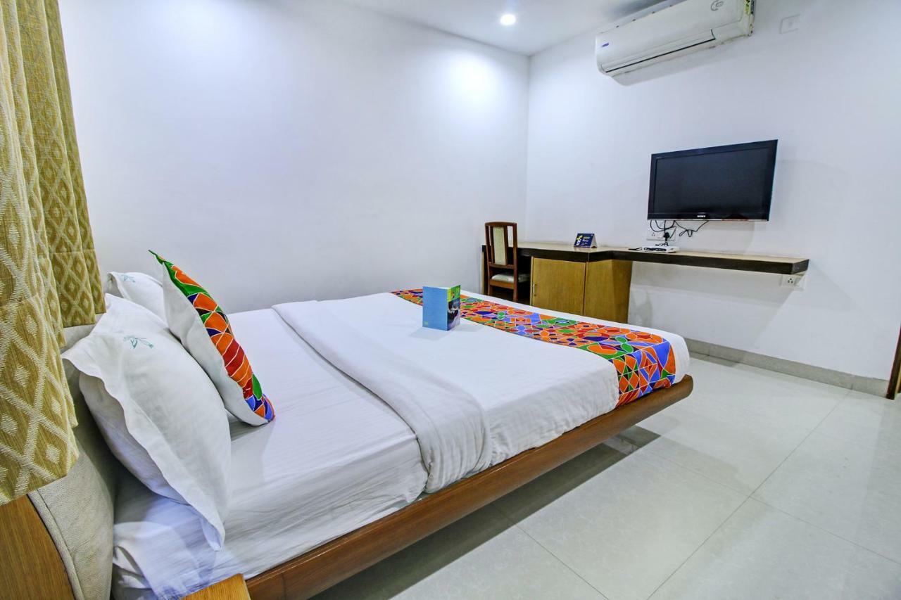 Fabhotel Syberitic Suites Gachibowli - Fully Vaccinated Staff Kondapur  ภายนอก รูปภาพ