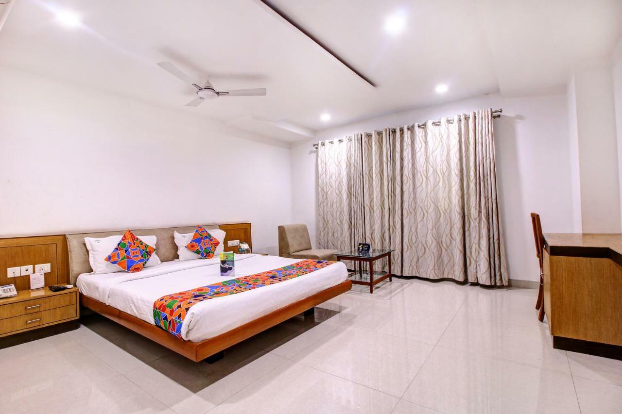 Fabhotel Syberitic Suites Gachibowli - Fully Vaccinated Staff Kondapur  ภายนอก รูปภาพ